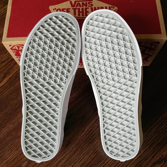 Order Women's VANS classic sneakers custom 10 days - Picture 2 of 8